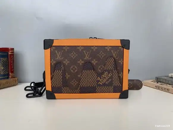 LOUIS VUITTON TRUNK SOFT 0404